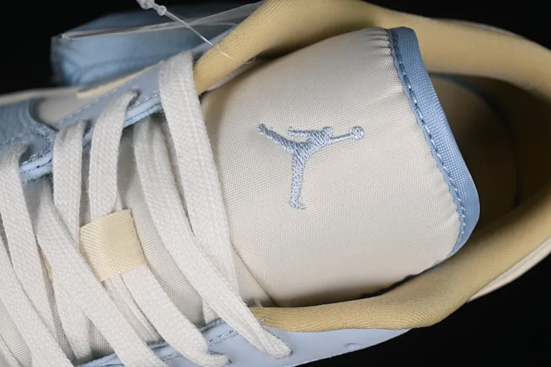 All categories Air Jordan Jordan series basketball shoes Air Jordan 1 Low Air Jordan 1 Low OG AJ1 Joe 1 meter white brown low-top cultural basketball shoes HQ4186-111